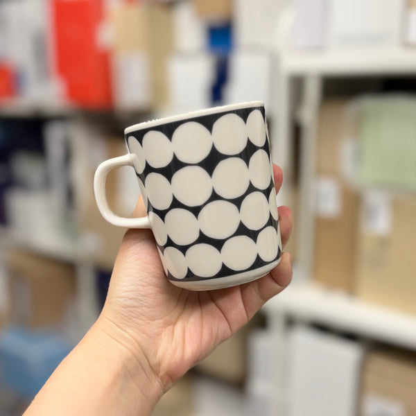 Marimekko SIIRTOLAPUUTARHA MUG 2,5 DL black white